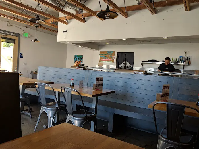 Full Moon Sushi Picture 5