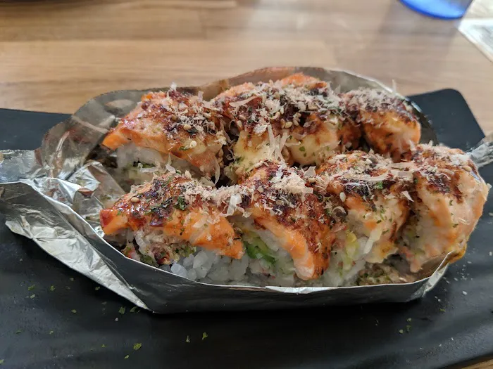 Full Moon Sushi Picture 8