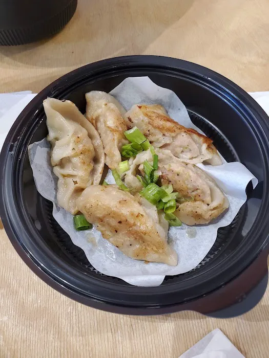 Tomo Noodles & Dumplings Picture 2