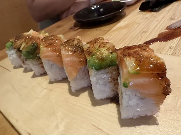TOMO 7 SUSHI Picture 1