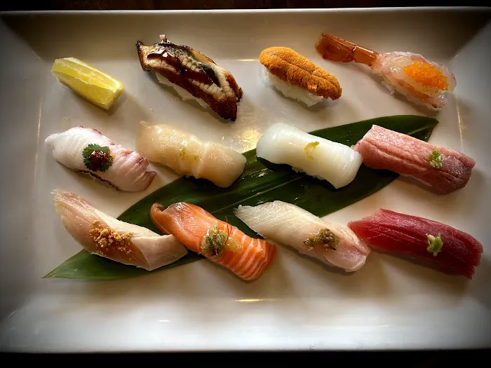 hikari sushi & ramen Picture 4