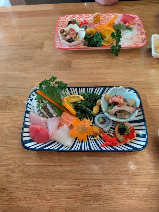Momo Sushi Picture 3