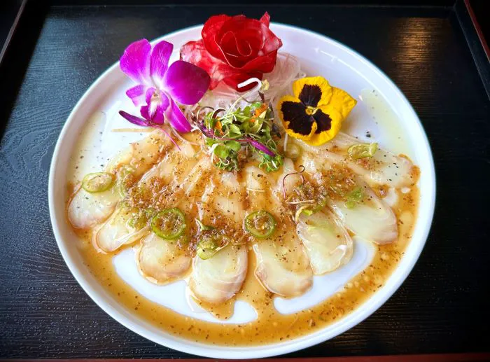Momo Sushi Picture 1