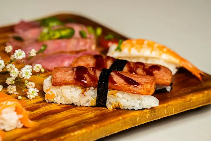 Maki Sushi & Cocktails Picture 2