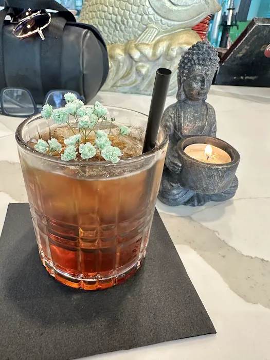 Maki Sushi & Cocktails Picture 4
