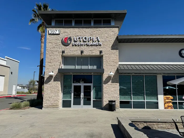 Utopia Sushi & Ramen Picture 4