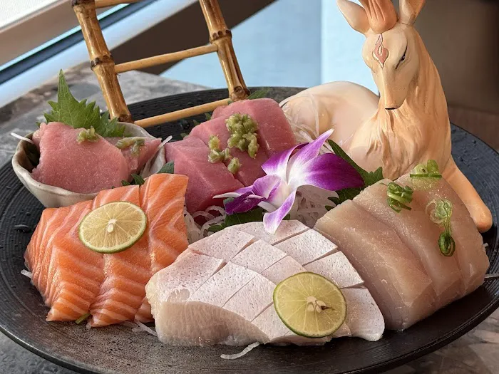 Utopia Sushi & Ramen Picture 2