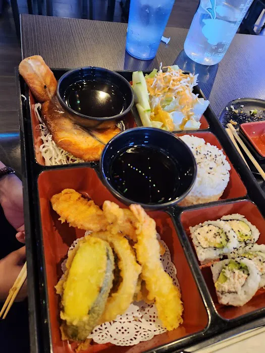 Oishii Sushi & Teriyaki Picture 8