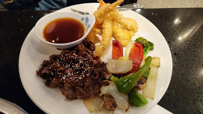 SHIKI SUSHI TEPPAN BBQ & SPORTS BAR Picture 5