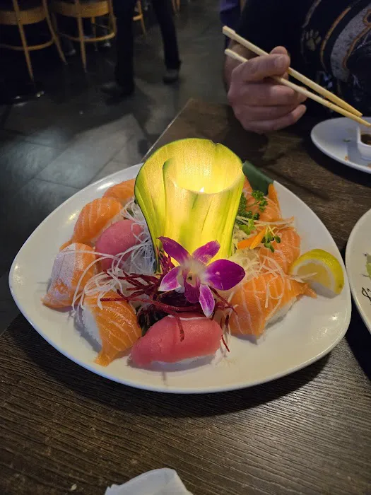 Rock & Roll Sushi Picture 10
