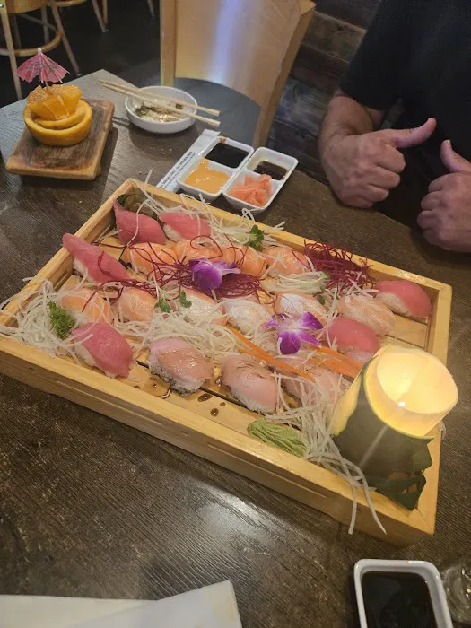 Rock & Roll Sushi Picture 8