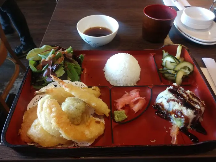 Rock & Roll Sushi Picture 3