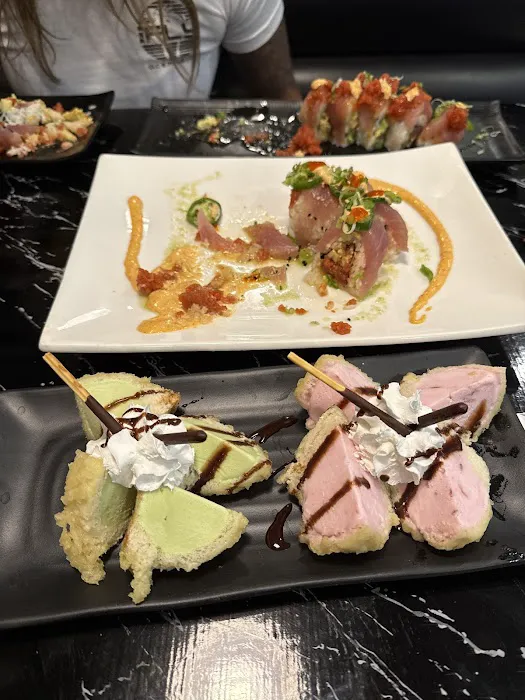 AZA SUSHI & BISTRO Picture 2