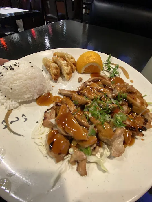 AZA SUSHI & BISTRO Picture 5