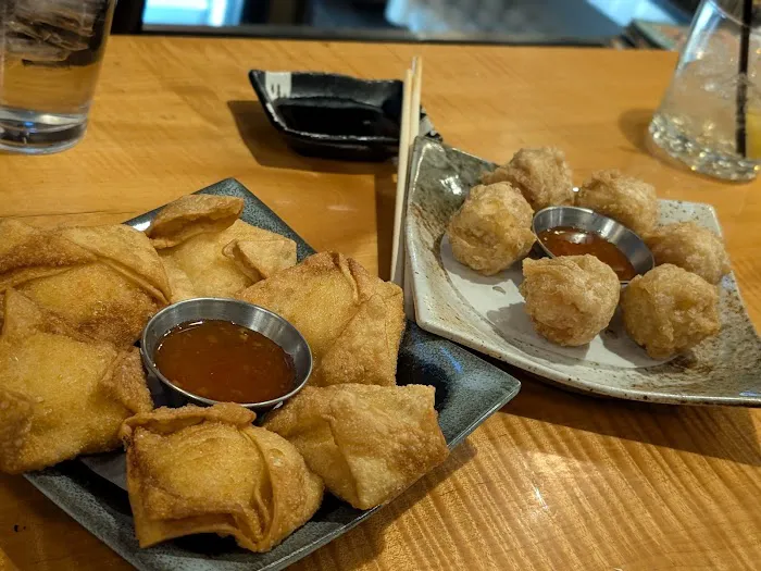 Rishi Sushi Kitchen & Bar Picture 6