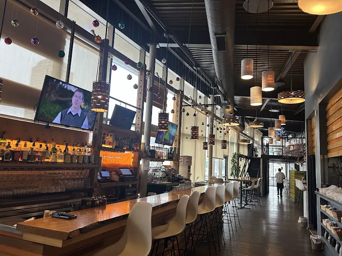 Rishi Sushi Kitchen & Bar Picture 4