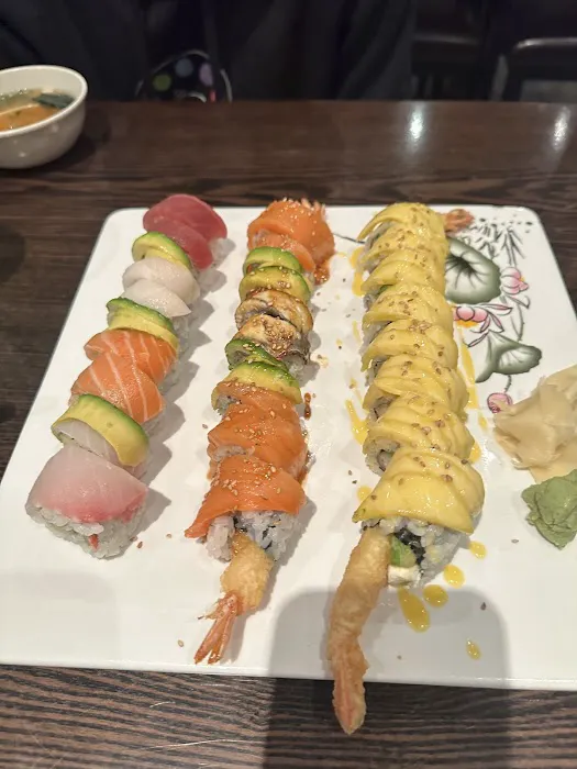 SUSHI HOUSE 2 at town center Picture 3