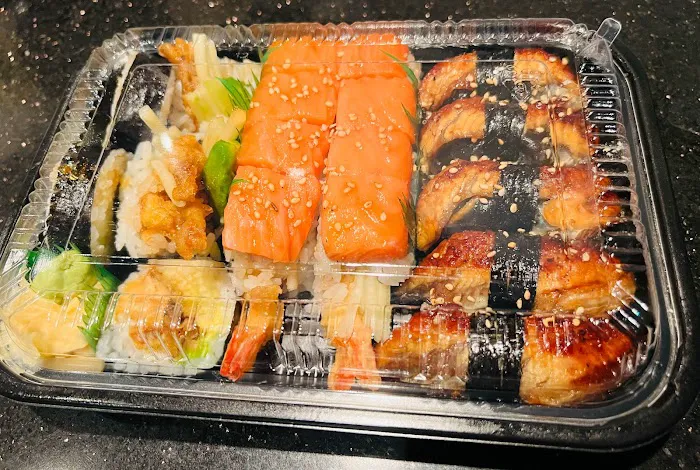 SUSHI HOUSE 2 at town center Picture 10