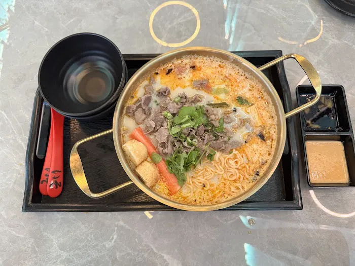 Oola Mala - Sushi, Hot Pot, & Seafood Boil Picture 2