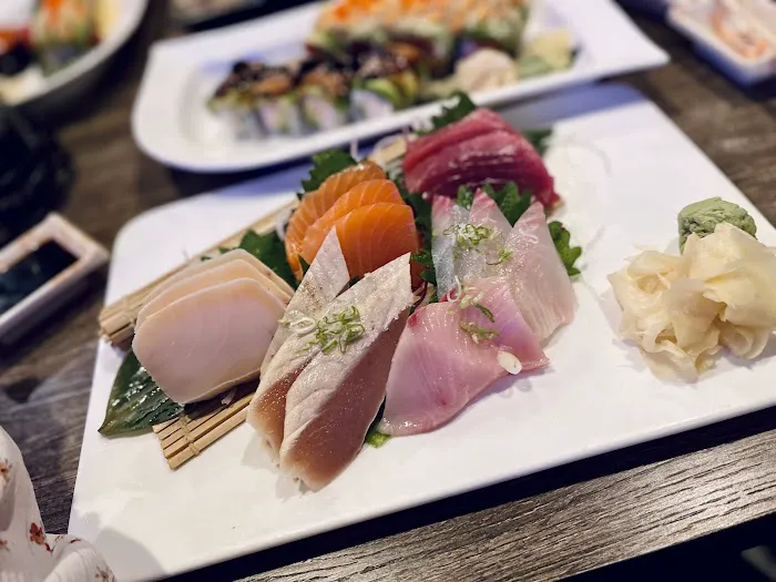 Fancy Sushi & Grill Picture 4