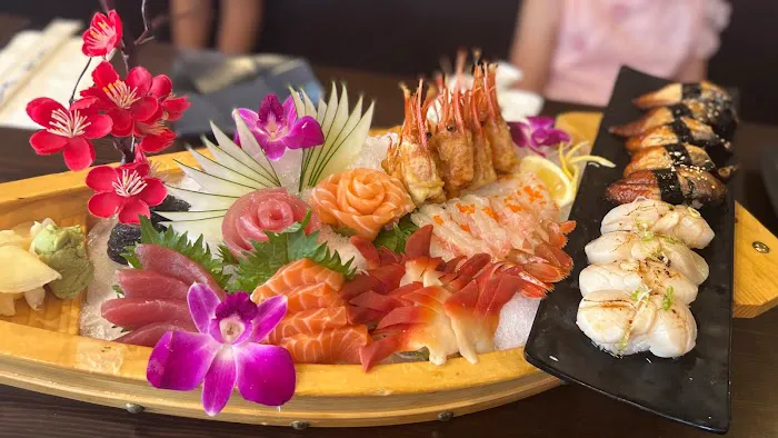 Fancy Sushi and Grill Picture 9
