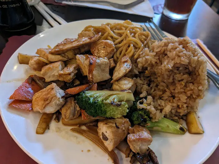 Fancy Sushi and Grill Picture 2