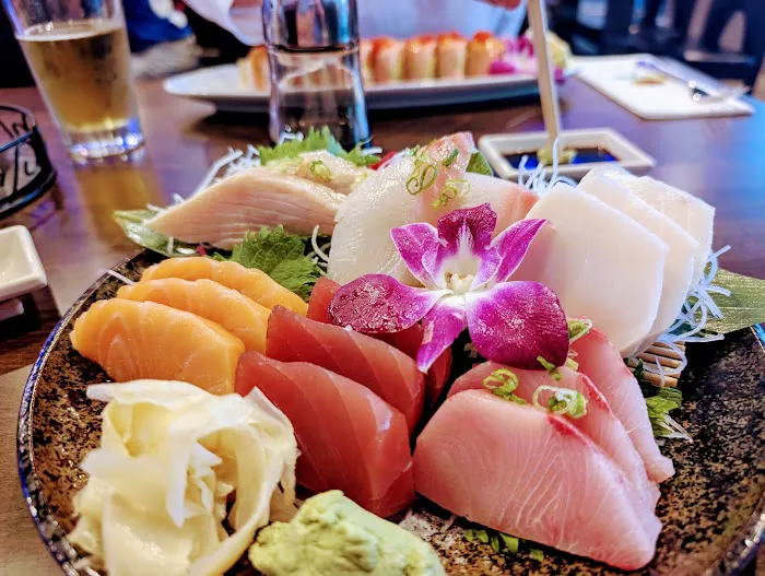Fancy sushi beach walk Picture 4