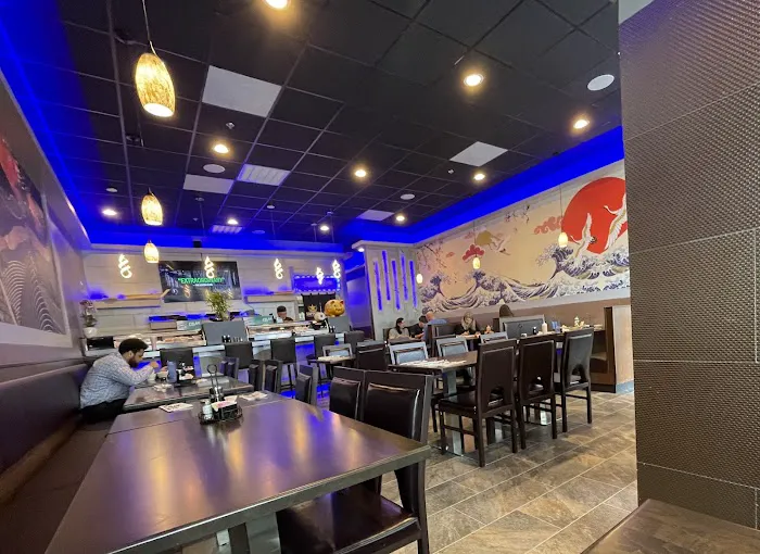 Fancy sushi beach walk Picture 3