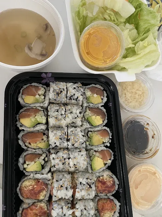 Fancy sushi beach walk Picture 7