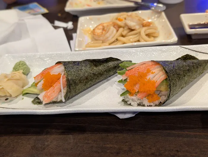 Fancy sushi beach walk Picture 9