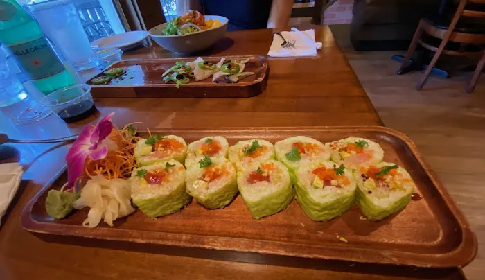 Akari Sushi Picture 1