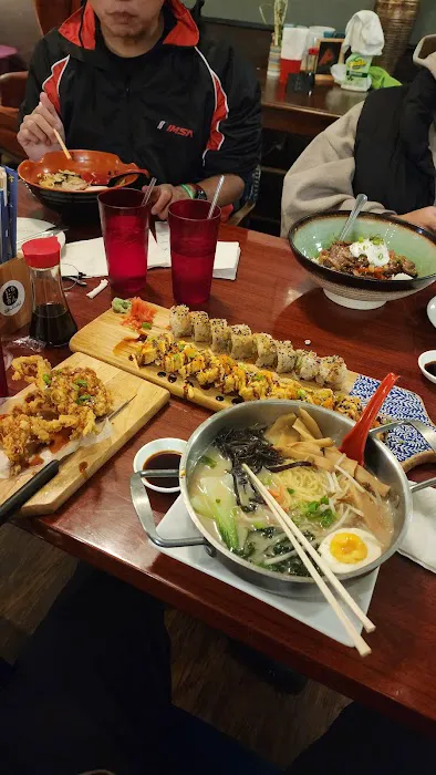 ICHI NI SAN Asian Ramen & Sushi Picture 8