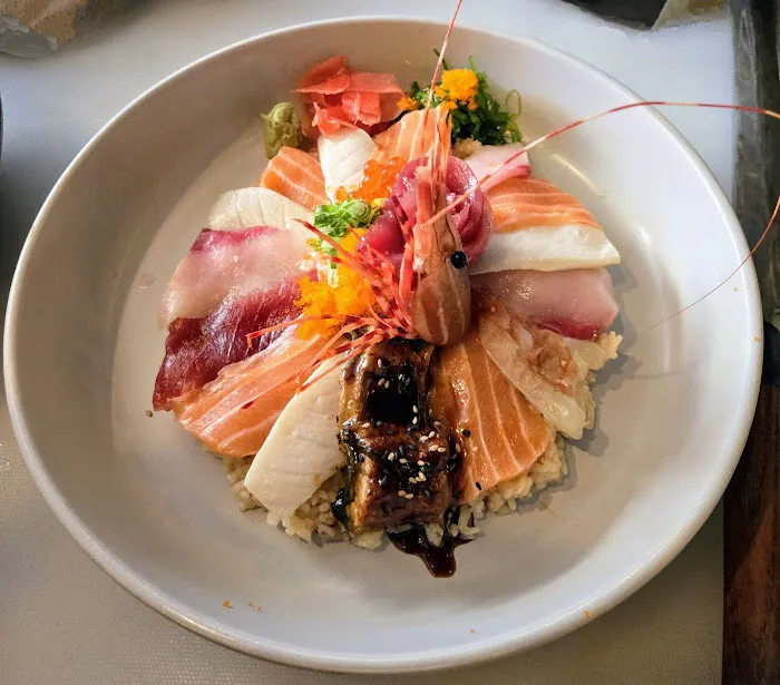 ICHI NI SAN Asian Ramen & Sushi Picture 3