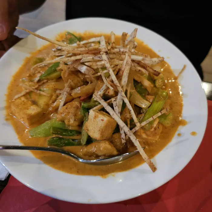 Fancy Q Japanese And Thai Restaurant Picture 8