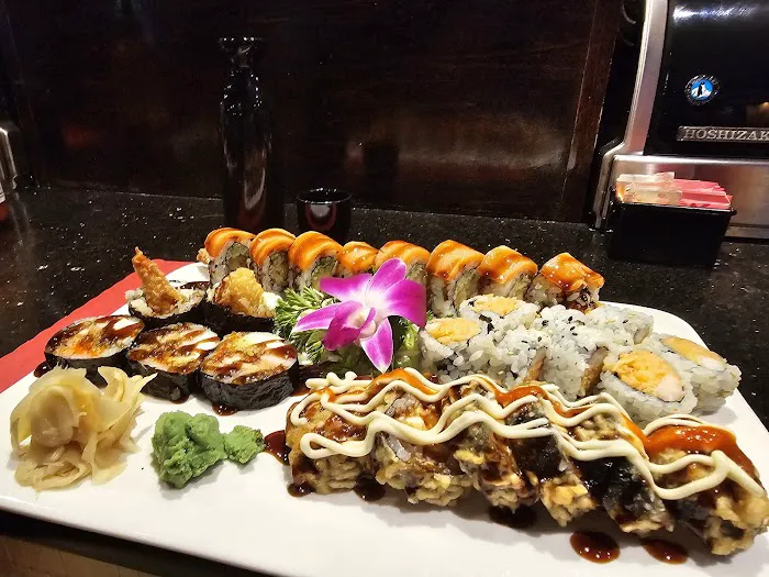 Fancy Q Japanese And Thai Restaurant Picture 3