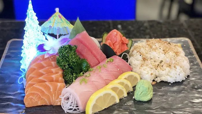 Royal Sushi Grill & Thai(Edgewater) Picture 2