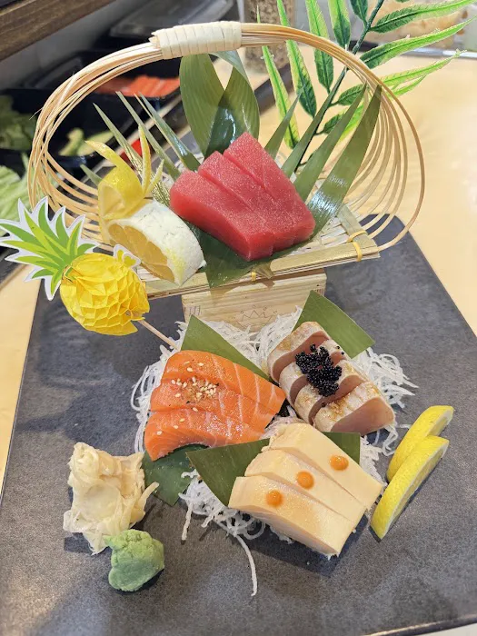 Royal Sushi Grill & Thai(Edgewater) Picture 8