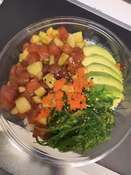 Sakura Poke Bowl & Sushi Picture 2