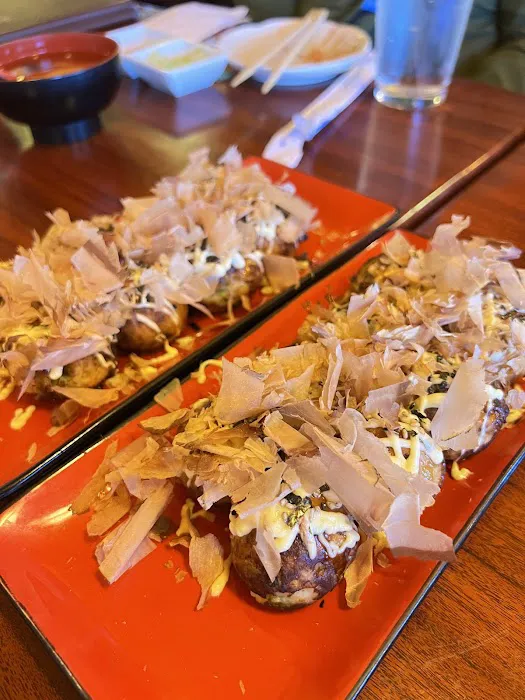 Fujiyama Sushi Bar Picture 3
