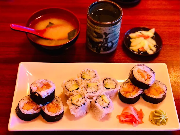 Fujiyama Sushi Bar Picture 2