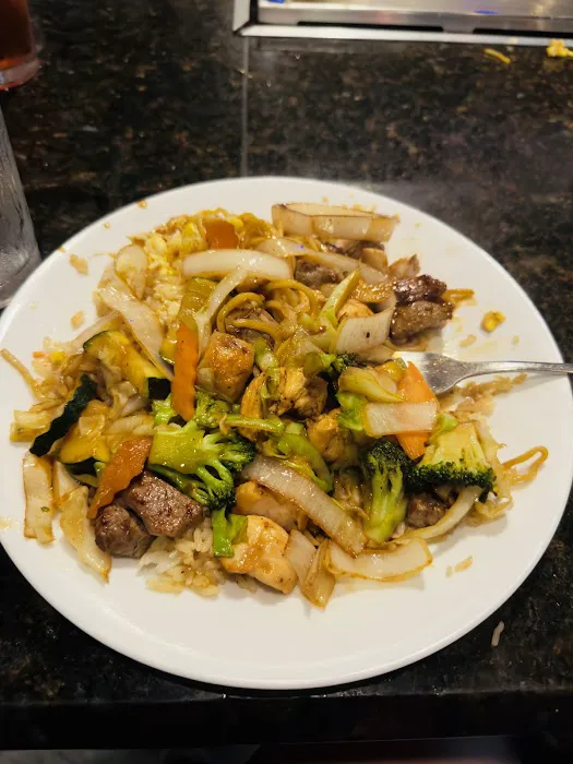 Kamugi Japanese Steakhouse & Sushi Picture 3