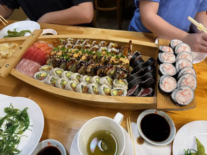 Amura Sushi Cafe - Virginia Beach Picture 10