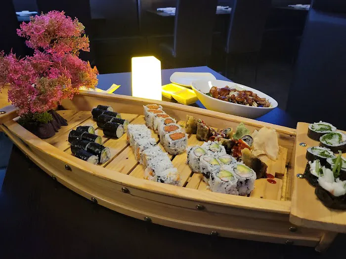 Volcano Sushi, Grill, Bar& karaoke (Town Center) Picture 4