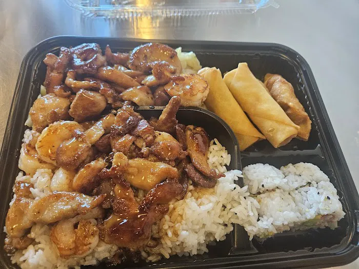 YOMI JAPANESE HIBACHI & SUSHI Picture 2