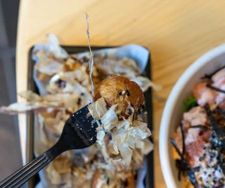 DOMOISHI ramen-poke-tea-wings
