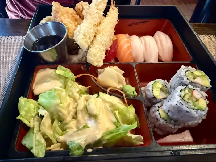 Nana Sushi Picture 9