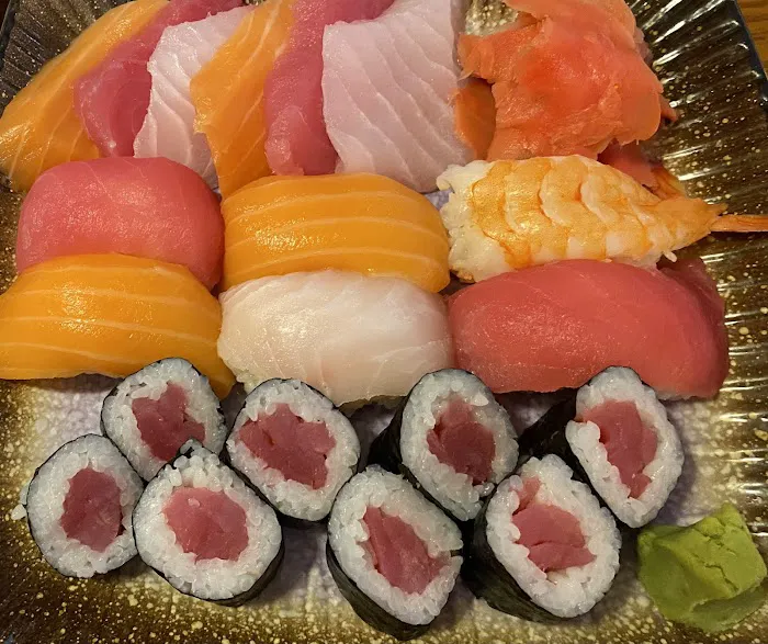 Gold Taste Sushi and Japanese Restaurant Picture 7