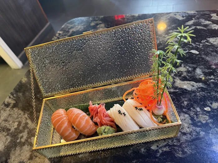 Hoden Ramen & Sushi Picture 9
