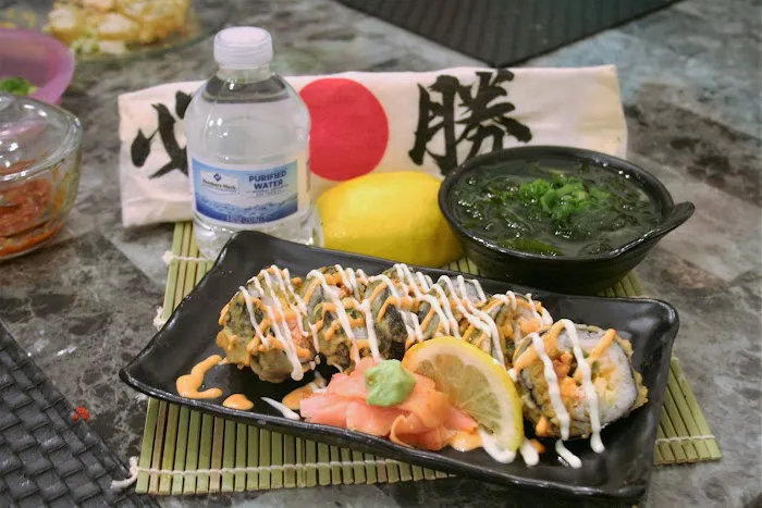Roll & Rock Sushi and Hibachi Picture 10