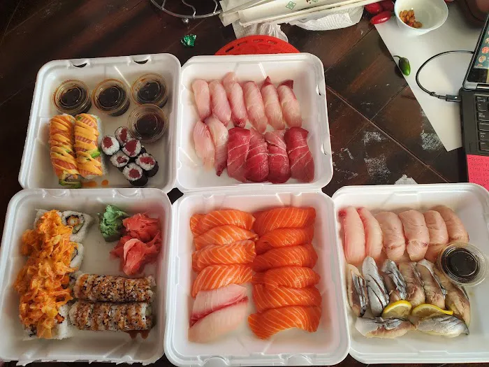 SAKANA Sushi Bar & Grill Picture 3